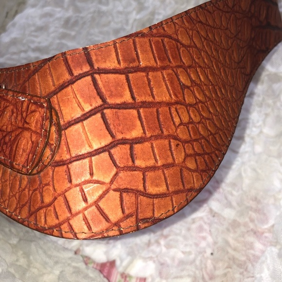Brown  bonded leather size medCrocodile Pattern Women's Belt- 36” by 1 1/4” - Picture 3 of 7